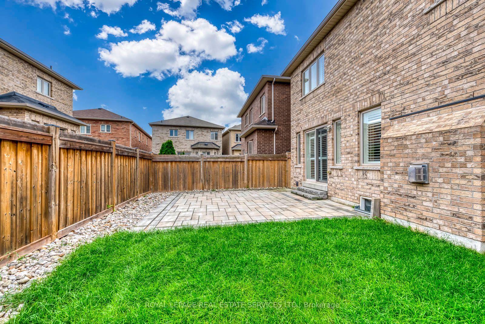 3087 Streamwood Pass