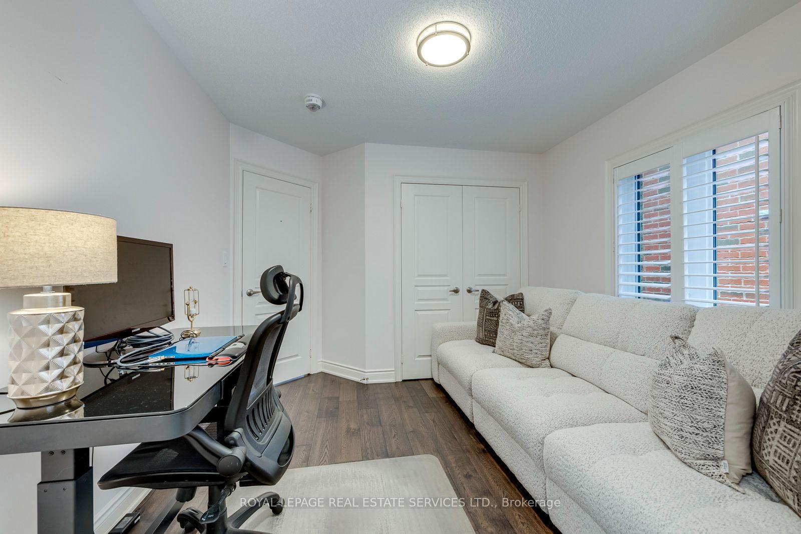 3087 Streamwood Pass