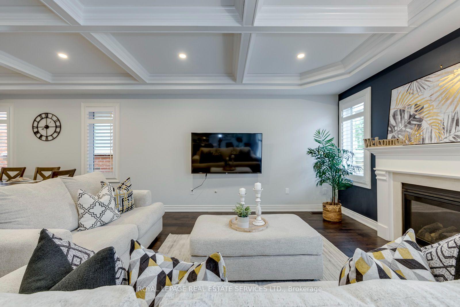3087 Streamwood Pass