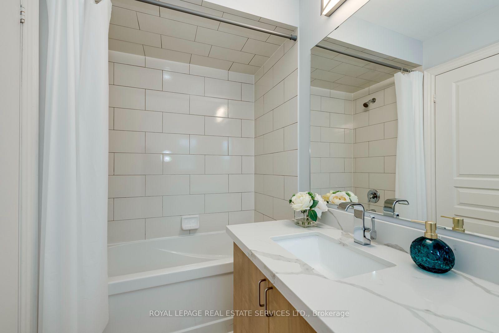 3087 Streamwood Pass