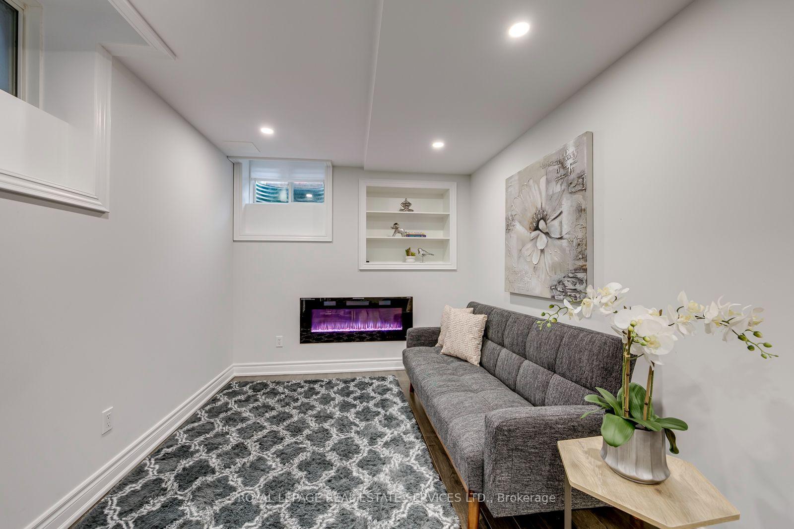 3087 Streamwood Pass