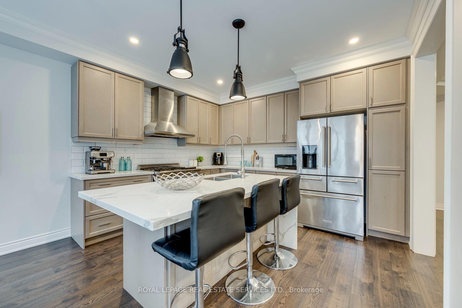 3087 Streamwood Pass