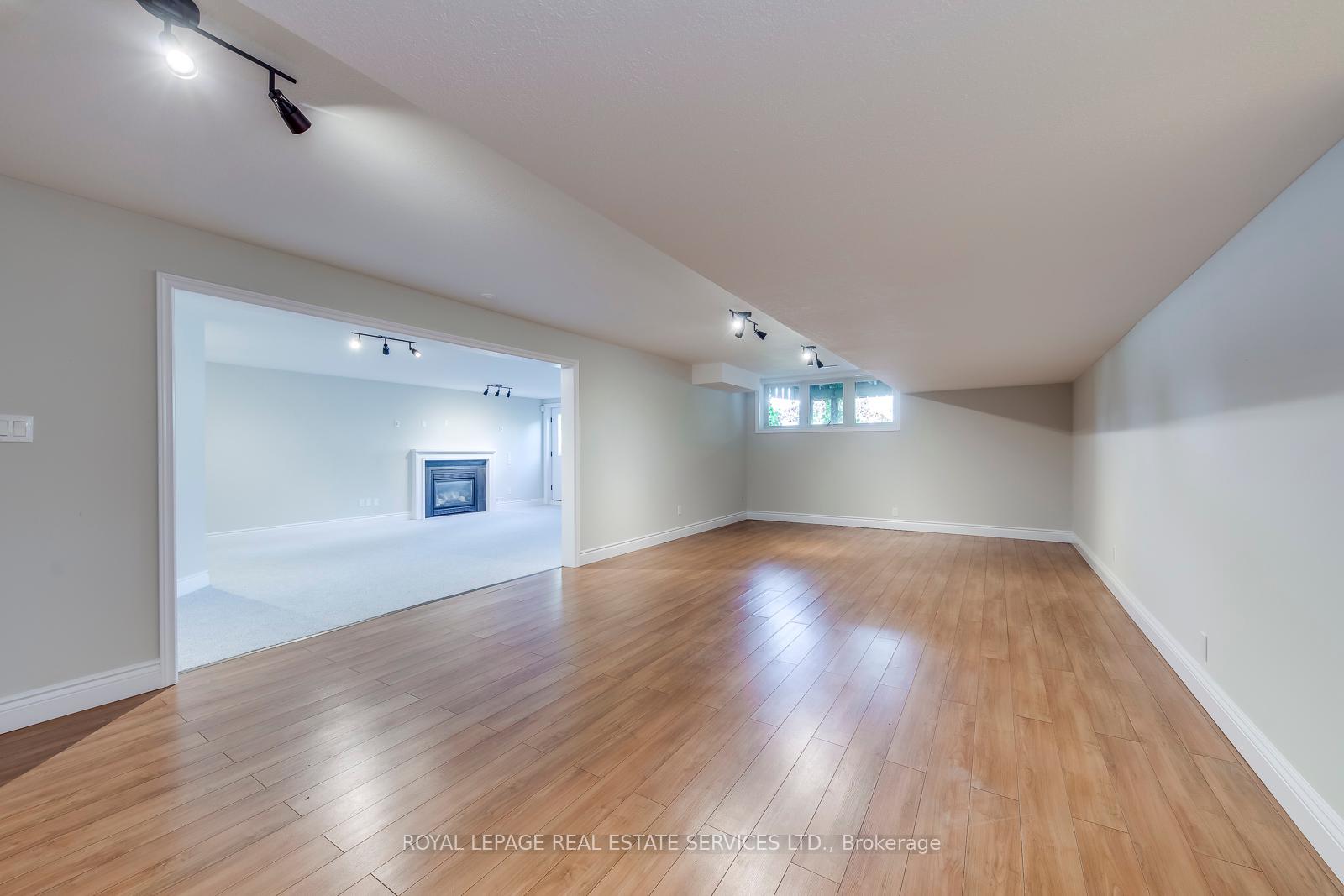 38 Moraine Walk