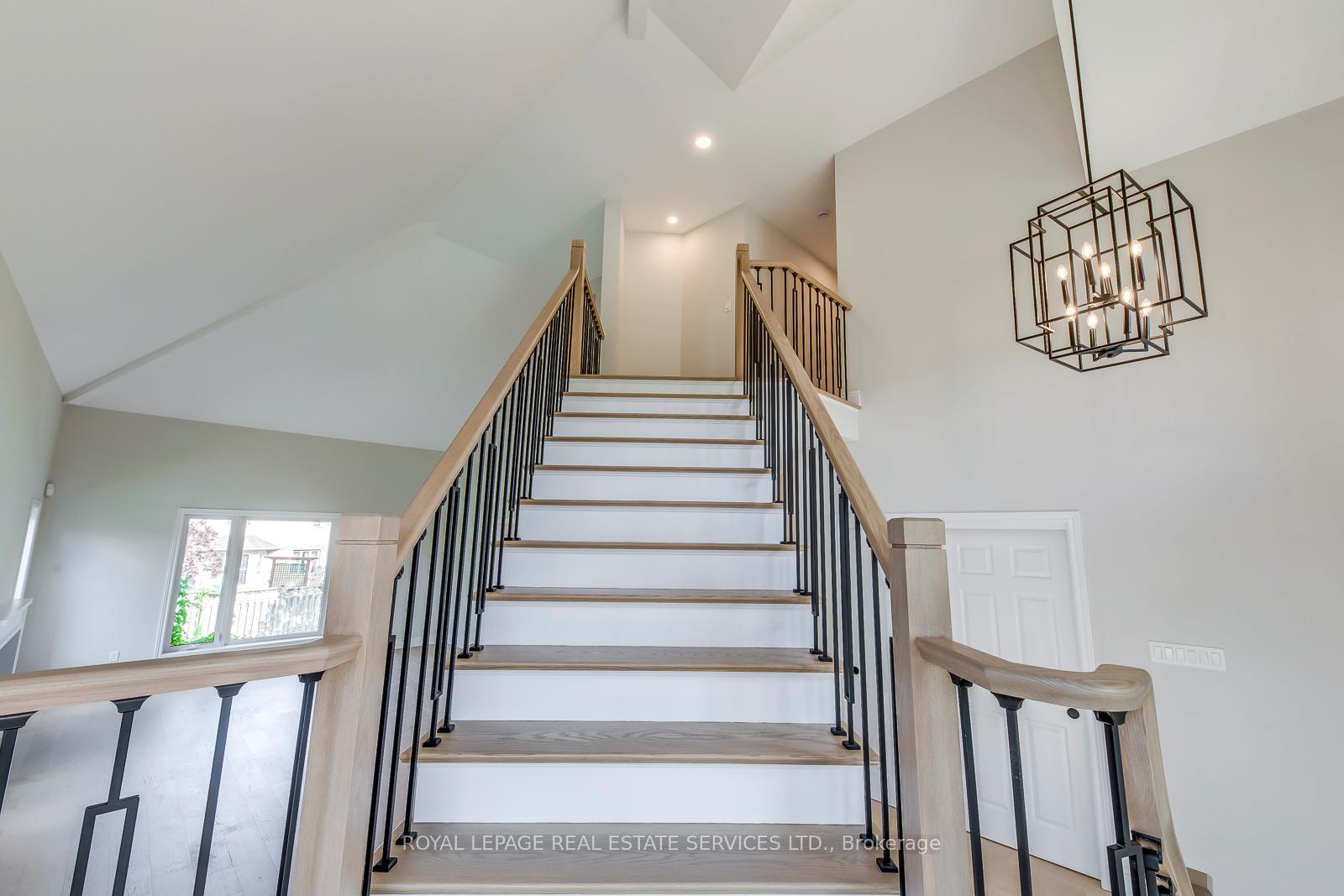 38 Moraine Walk