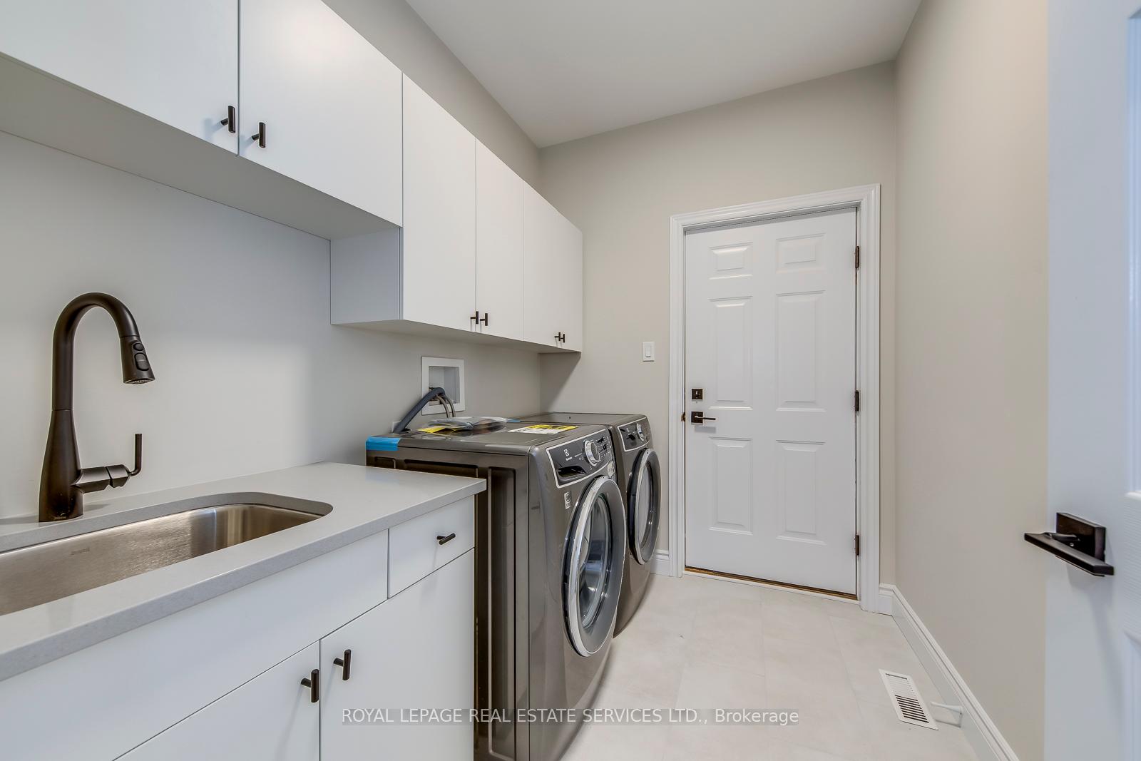 38 Moraine Walk