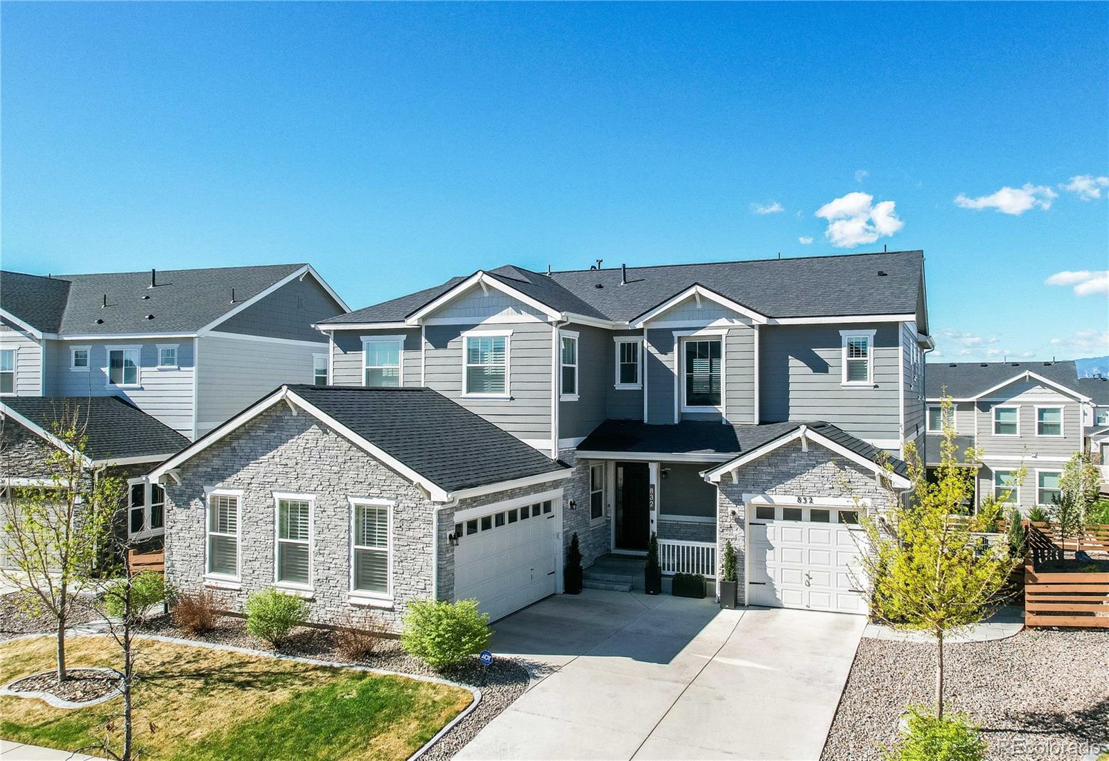 832 Sundown Way