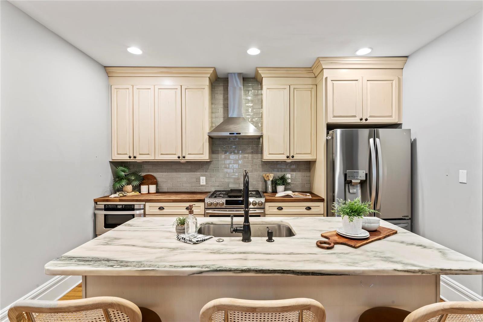 3814 Connecticut Street