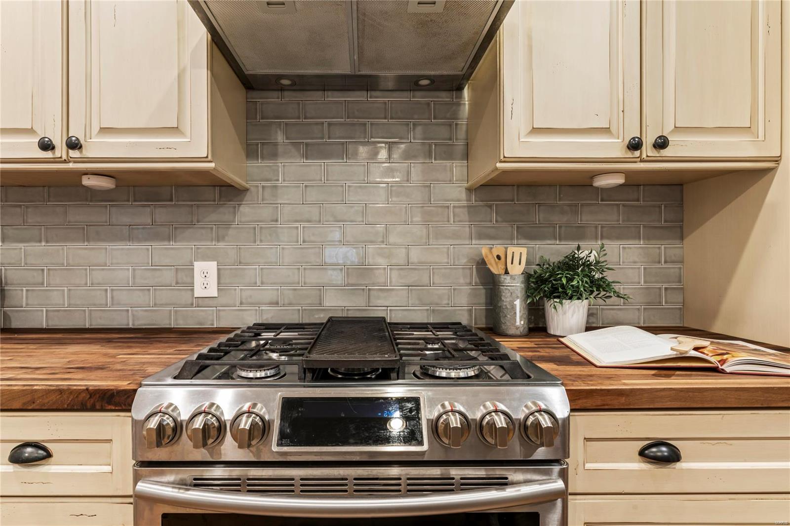 3814 Connecticut Street