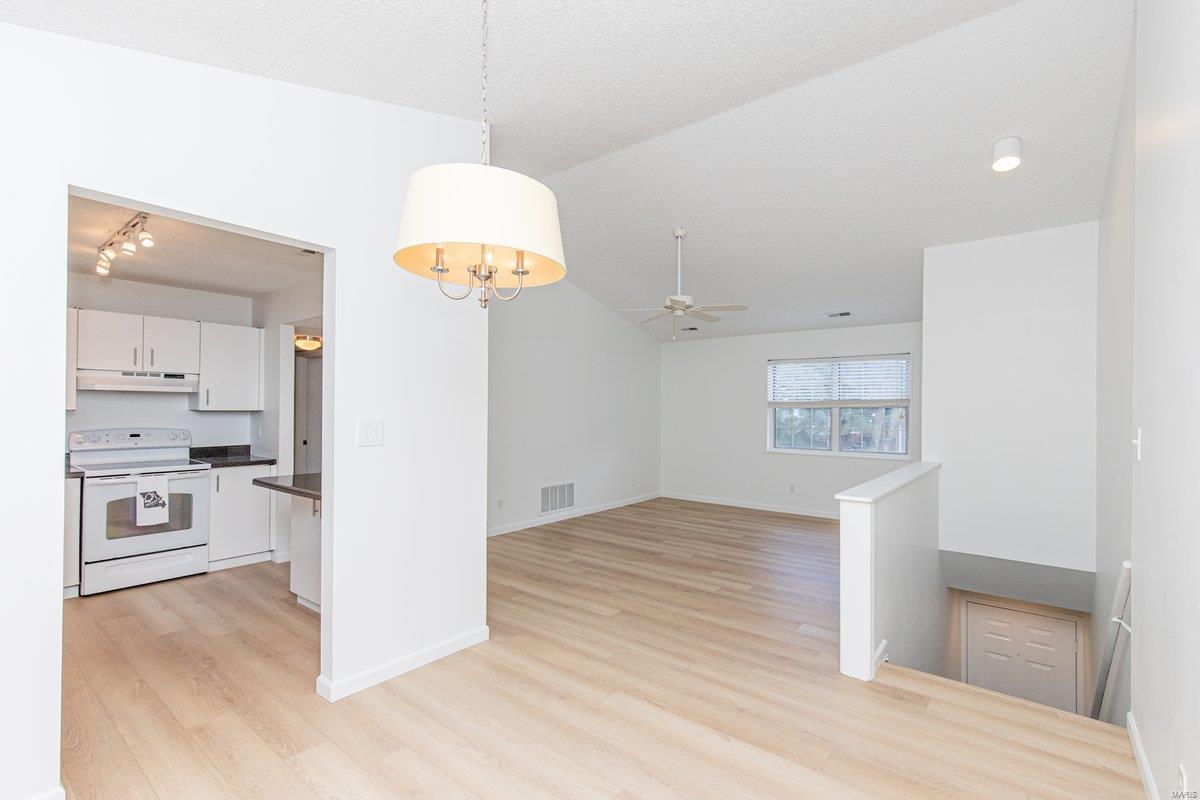 1603 Thrush Terrace