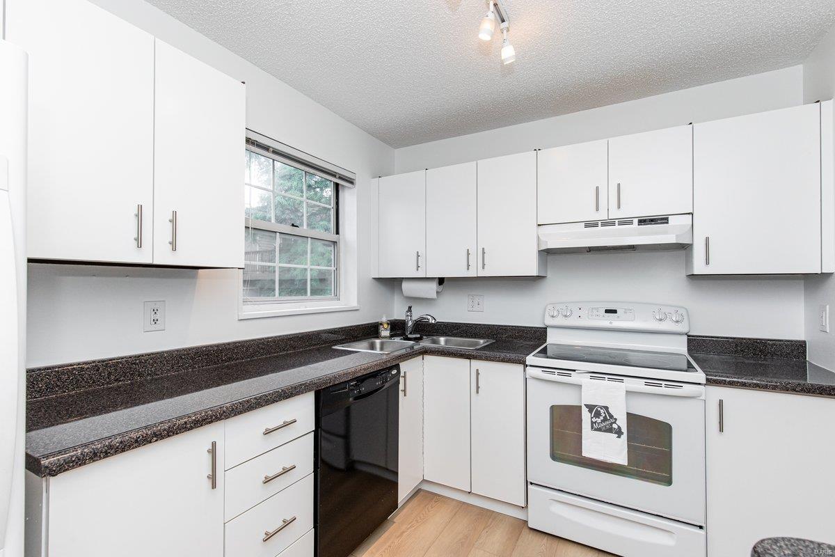 1603 Thrush Terrace