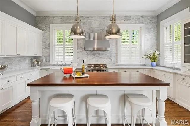 4969 Pershing Place Unit: 1