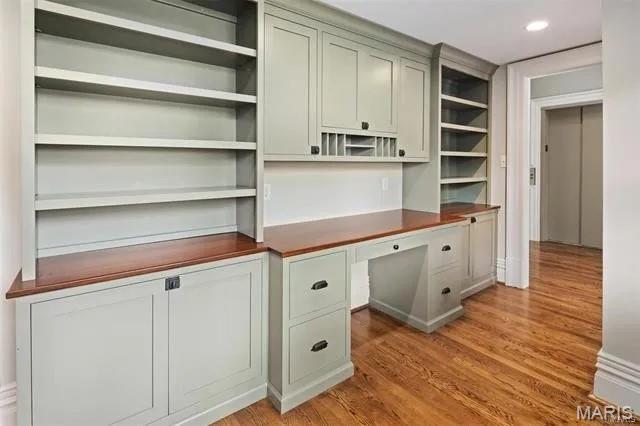 4969 Pershing Place Unit: 1