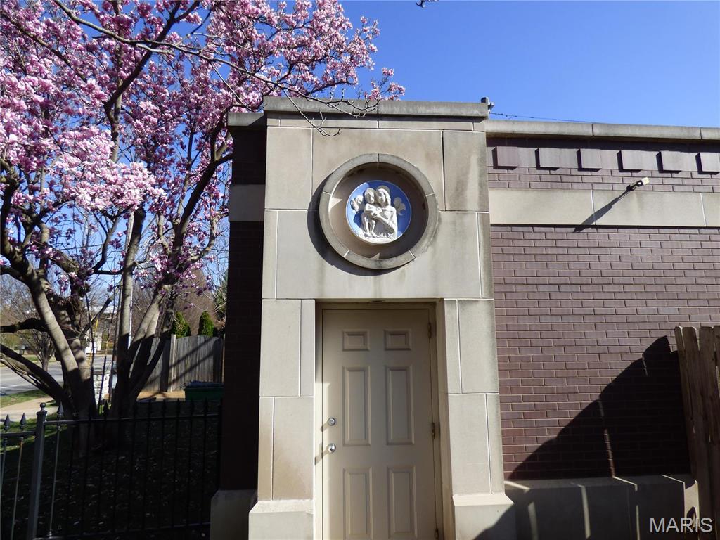 4969 Pershing Place Unit: 1