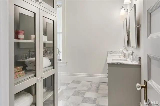 4969 Pershing Place Unit: 1