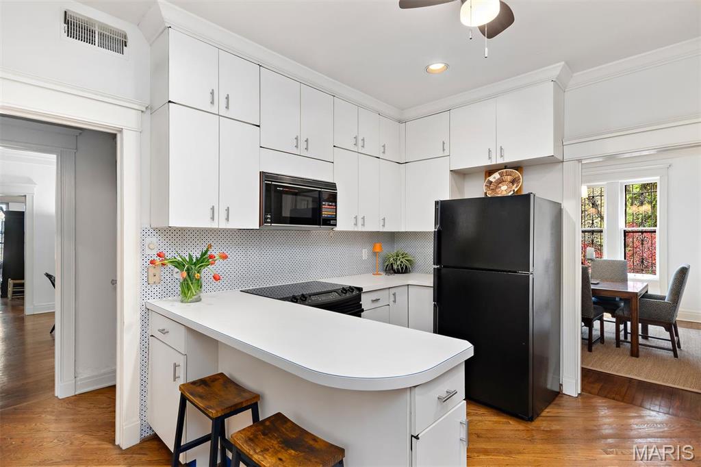 5539 Waterman Boulevard Unit: 1S