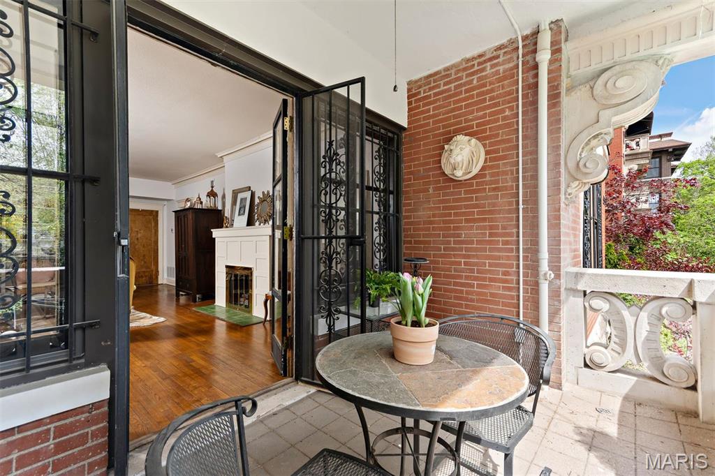 5539 Waterman Boulevard Unit: 1S
