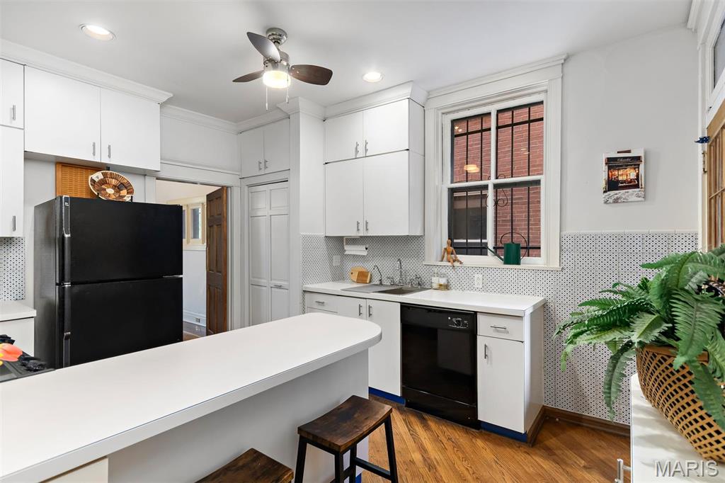 5539 Waterman Boulevard Unit: 1S