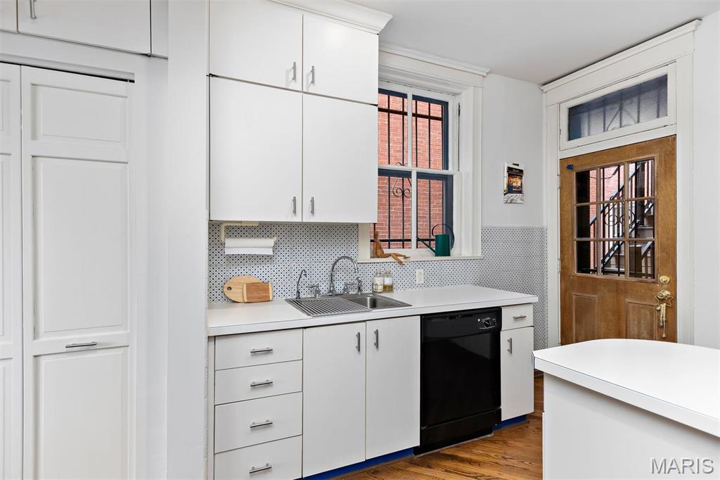 5539 Waterman Boulevard Unit: 1S