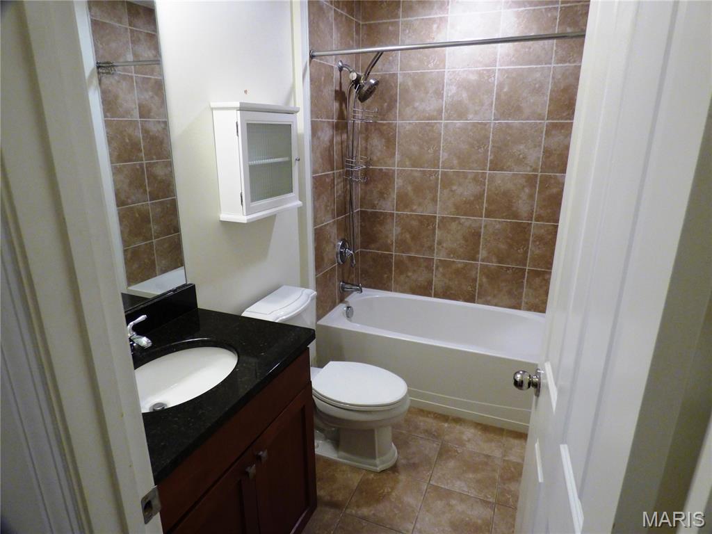 1515 Lafayette Avenue Unit: 403