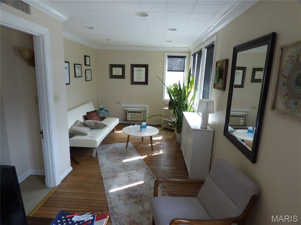 4500 W Pine Boulevard