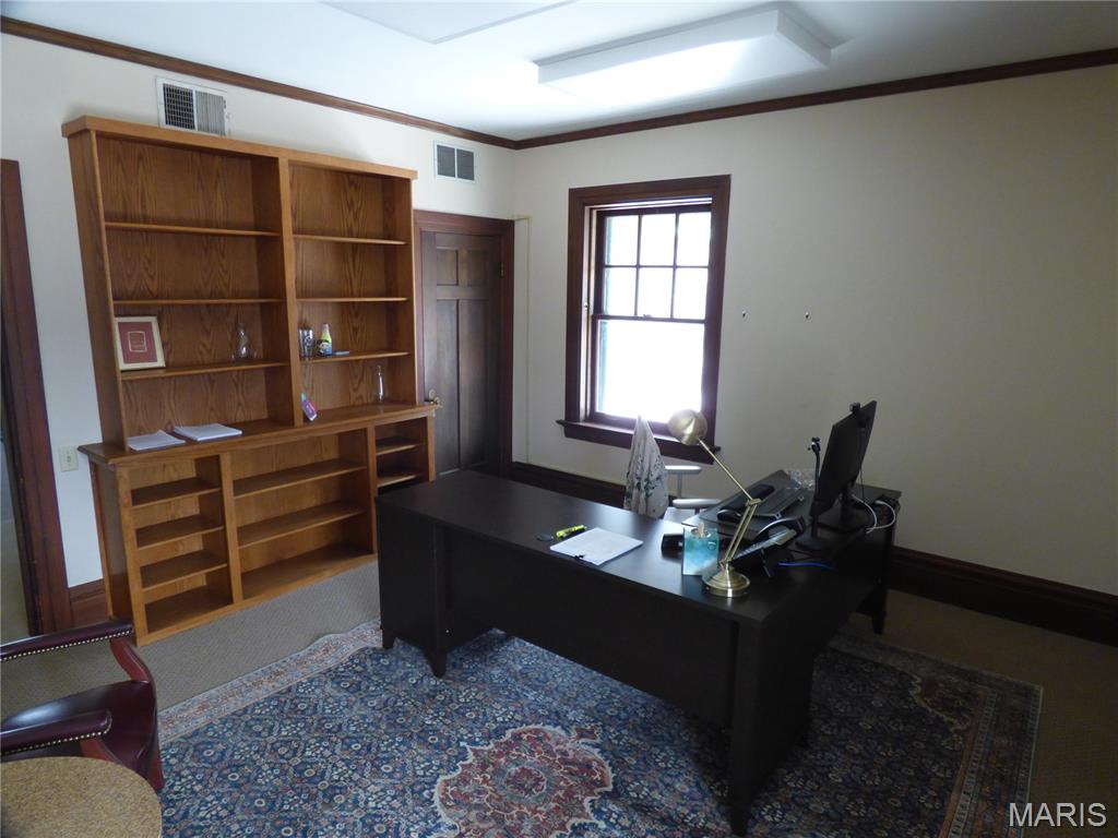 4500 W Pine Boulevard