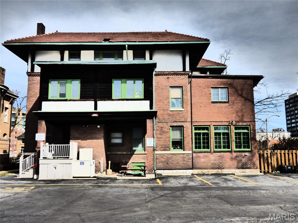 4500 W Pine Boulevard