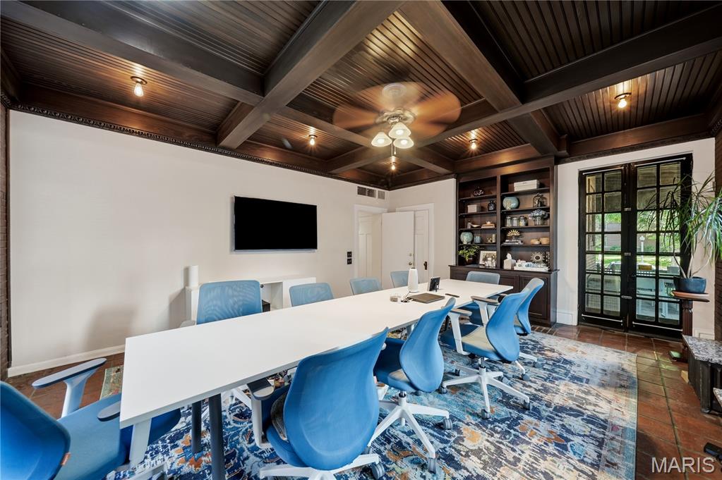 4500 W Pine Boulevard