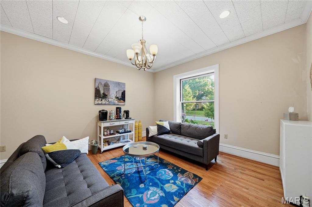 4500 W Pine Boulevard