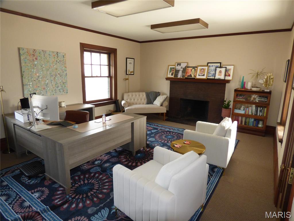 4500 W Pine Boulevard