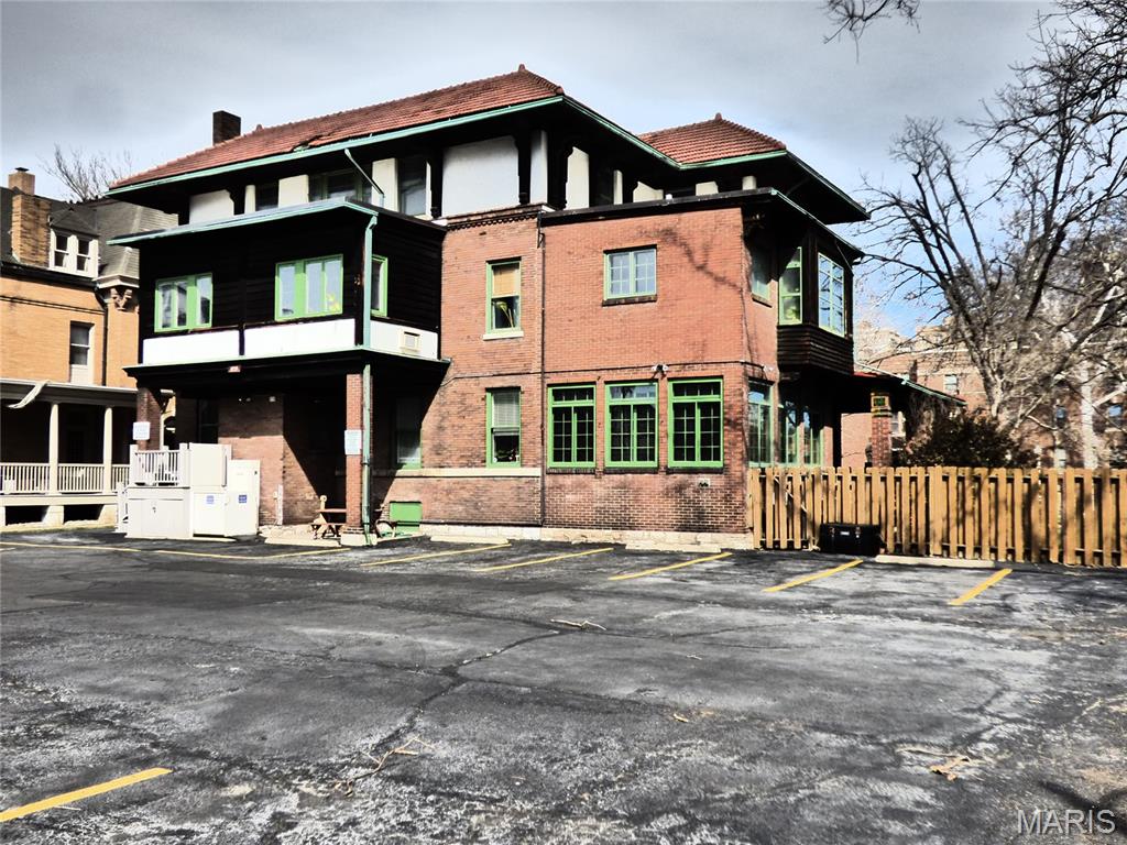 4500 W Pine Boulevard