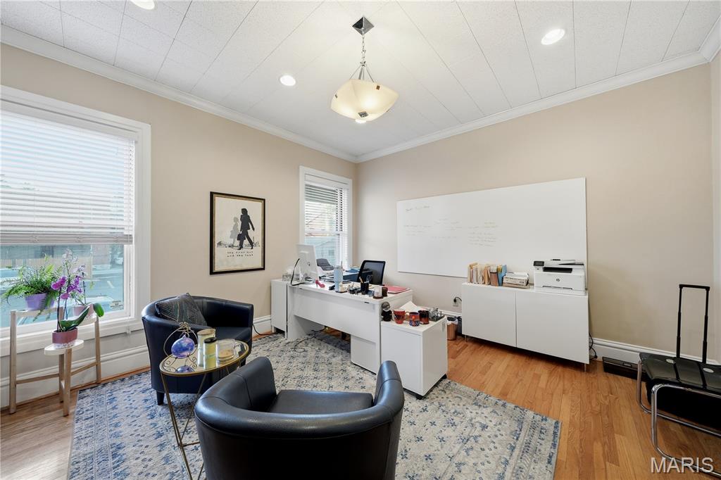 4500 W Pine Boulevard