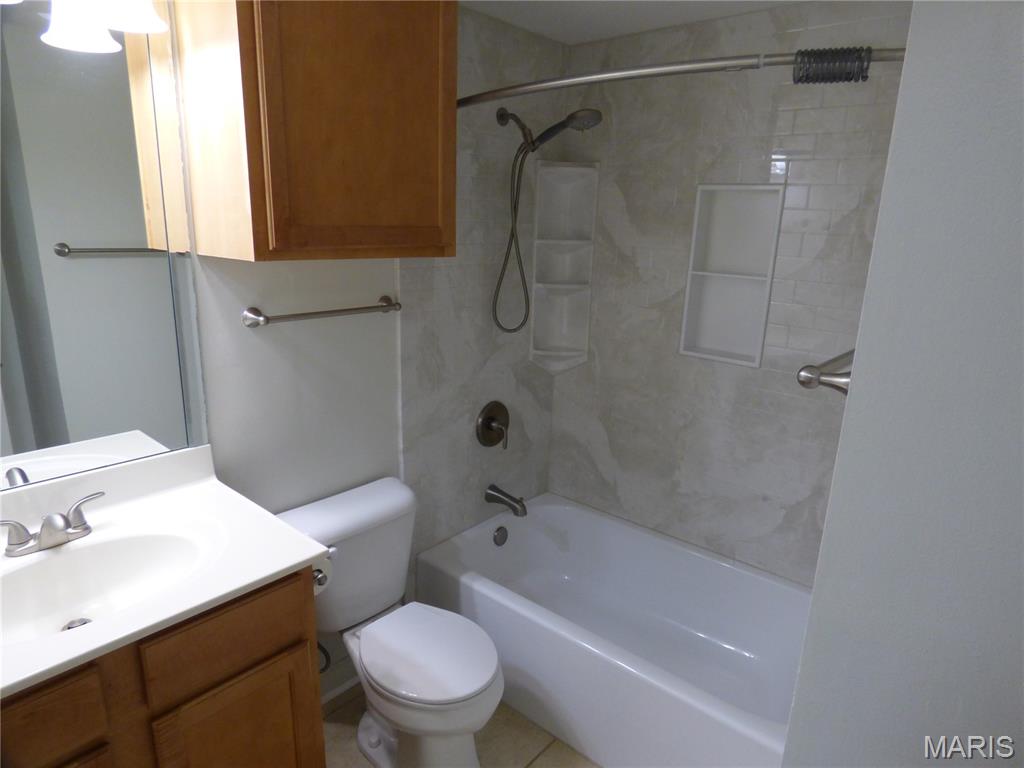 5653 Waterman Boulevard Unit: 3S