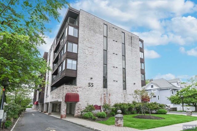 55 Clinton Place 410