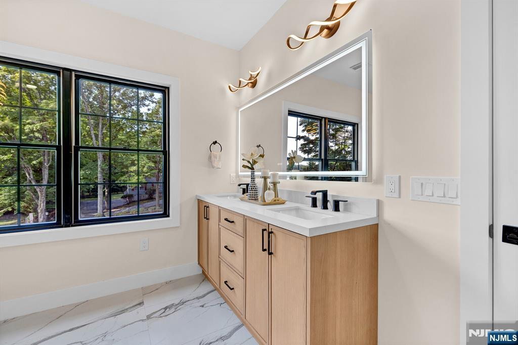 275 Beachwood Road