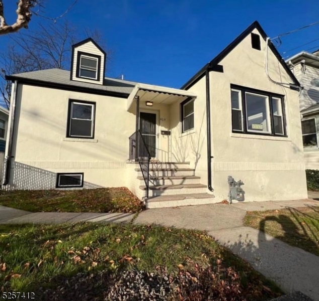 414 E Milton Ave