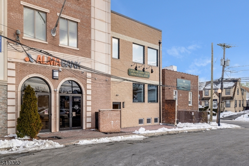 1131 Main Ave