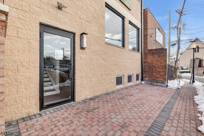 1131 Main Ave