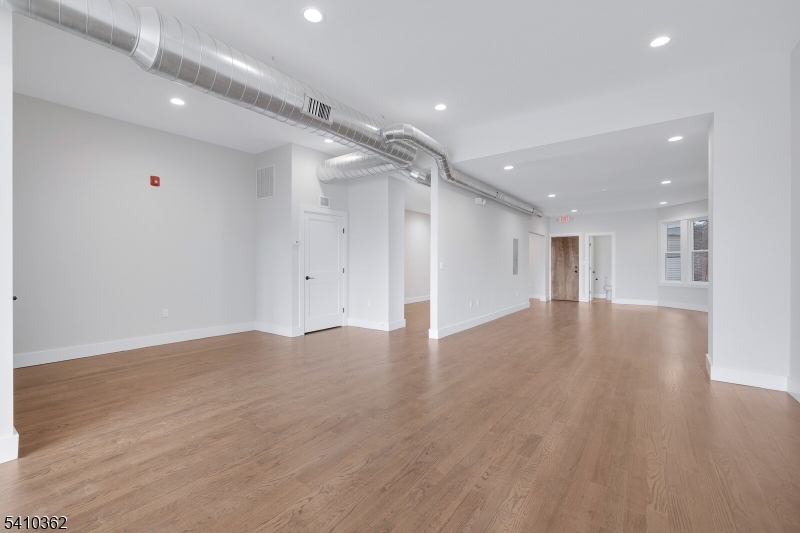 1131 Main Ave