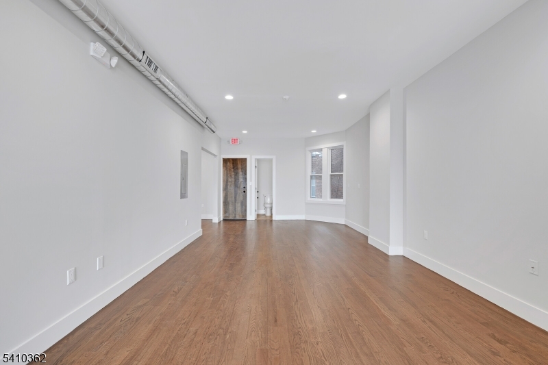 1131 Main Ave