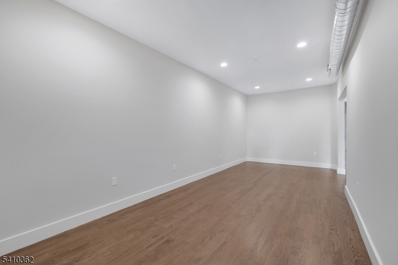 1131 Main Ave