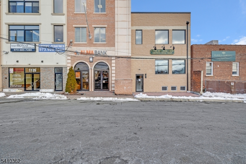 1131 Main Ave