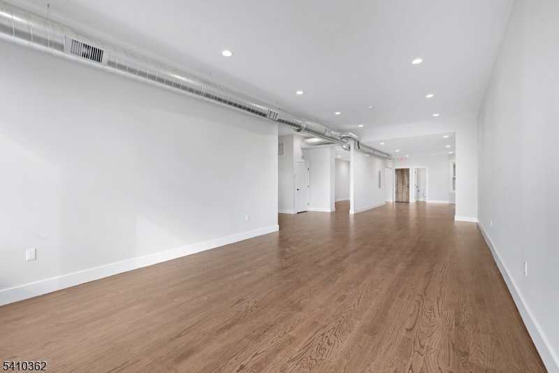 1131 Main Ave