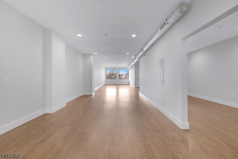 1131 Main Ave