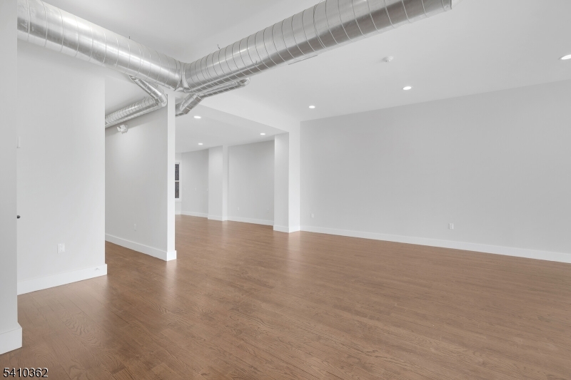 1131 Main Ave
