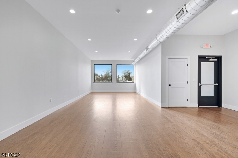 1131 Main Ave