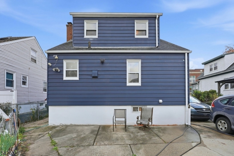 721 E Curtis St