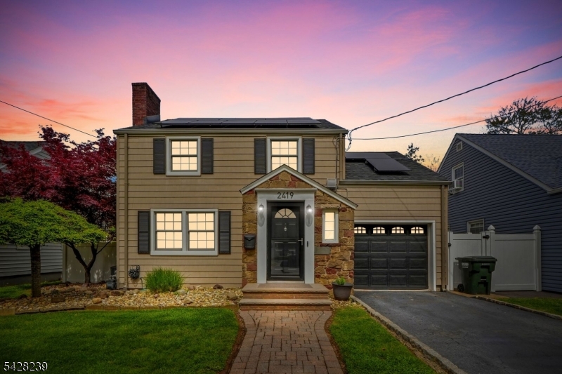 2419 Mountain Ave