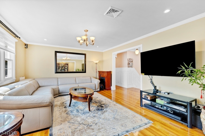 111 Walton Ave
