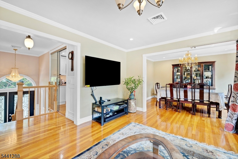 111 Walton Ave