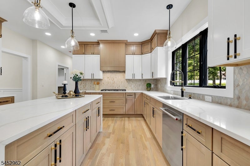275 Beachwood Rd